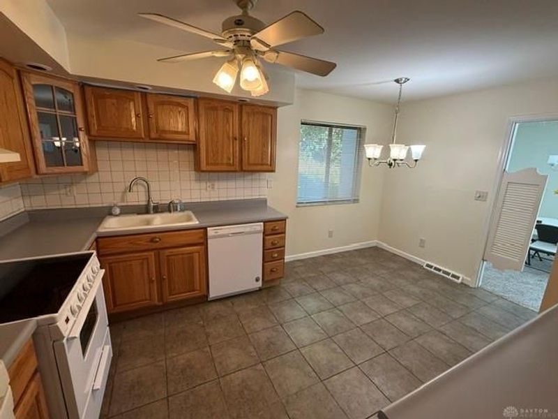 5401 Landau Drive, Unit 13, Kettering, OH 45429 Photo 9