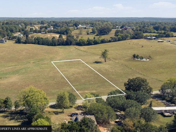 1999 Rock Church Rd , Unit 6, Charlotte, TN 37036