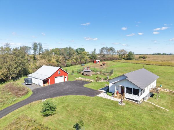 S3874 Bakkom Rd, Viroqua, WI 54665