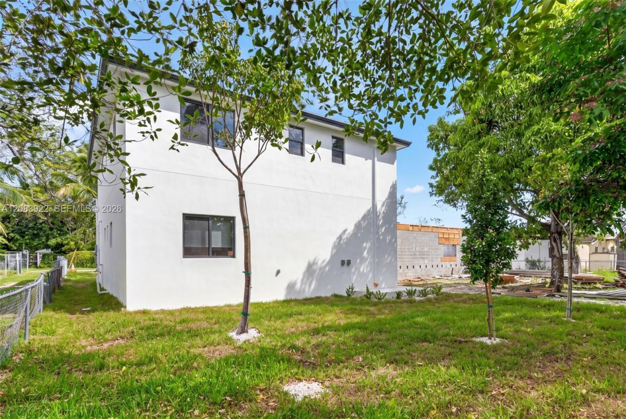 2328 NW 67th St , Miami, FL 33147 Photo