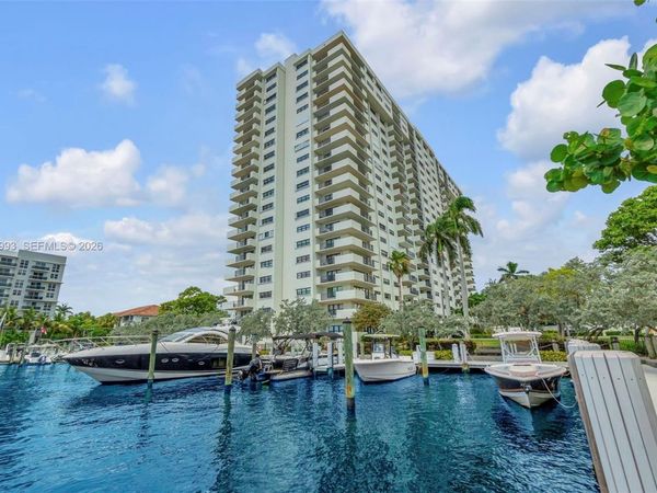 3200 Port Royale Dr N, Unit 806, Fort Lauderdale, FL 33308