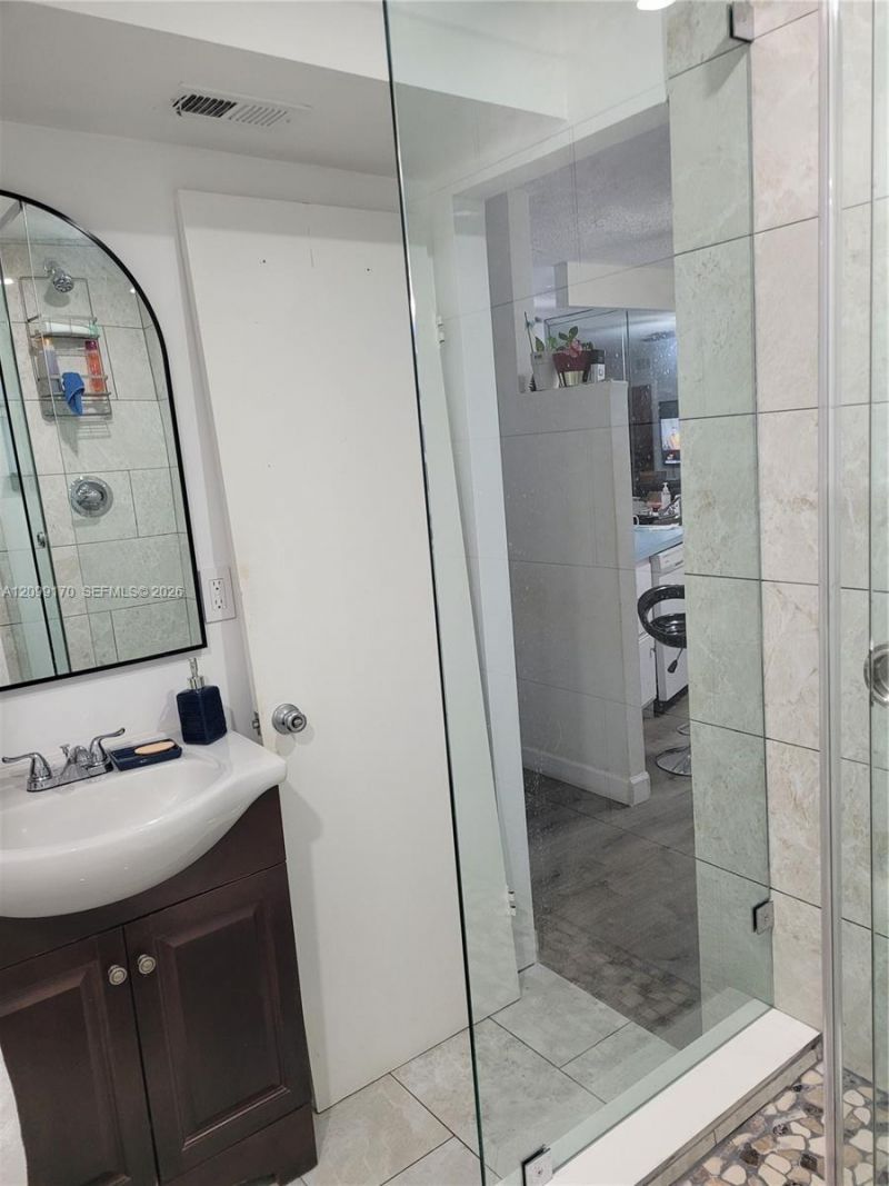 1770 NE 191st St , Unit 615-1, Miami, FL 33179 Photo