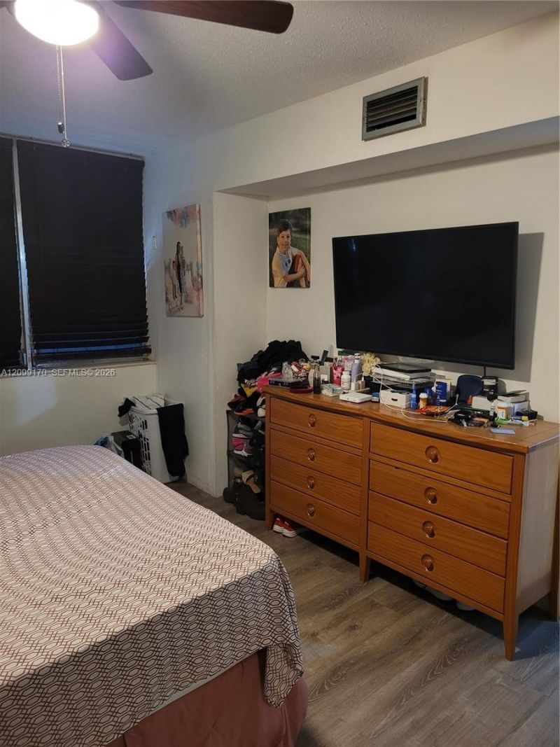 1770 NE 191st St , Unit 615-1, Miami, FL 33179 Photo