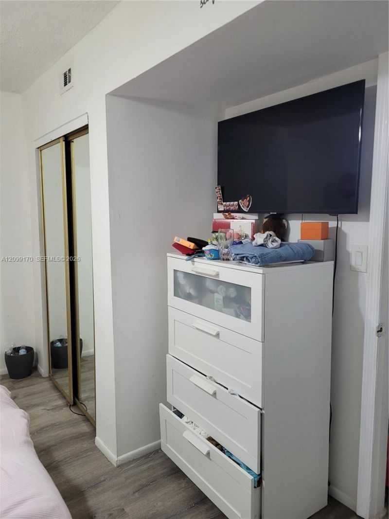 1770 NE 191st St , Unit 615-1, Miami, FL 33179 Photo
