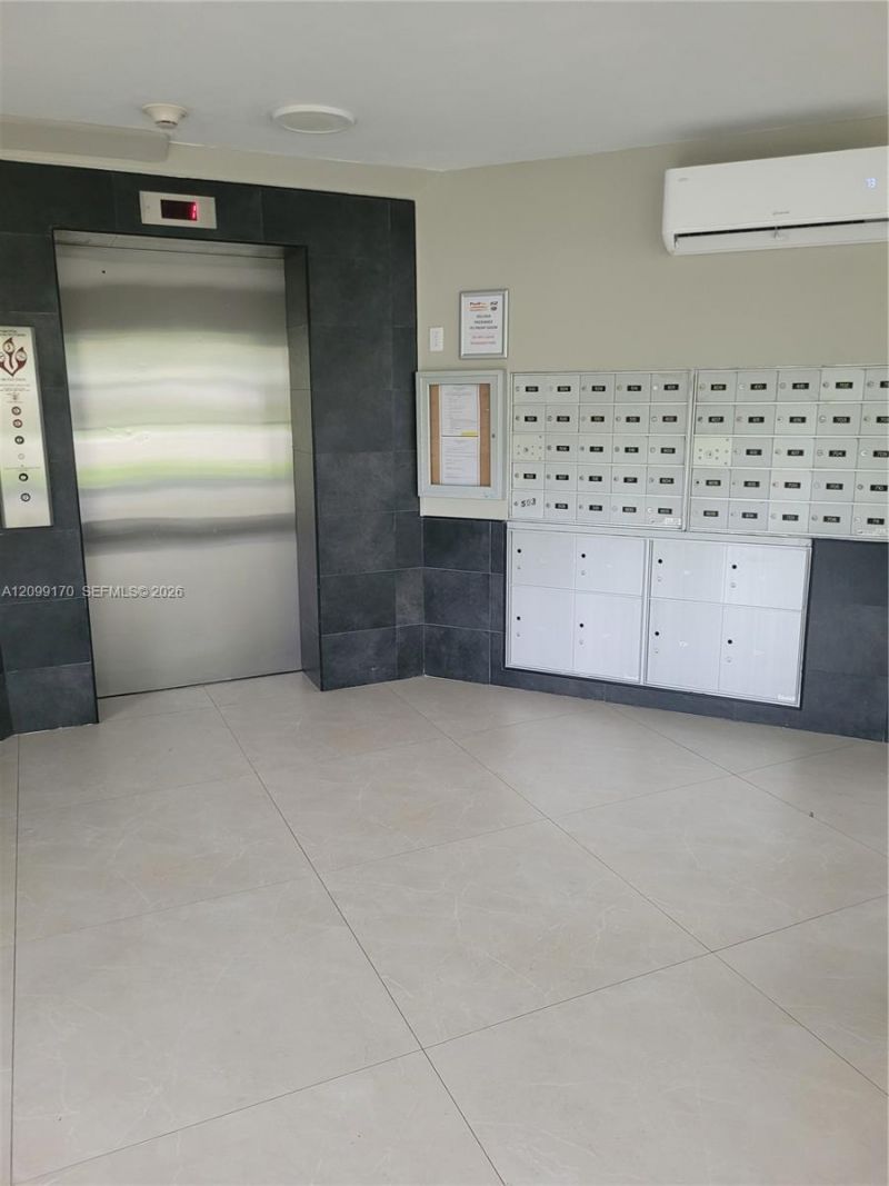 1770 NE 191st St , Unit 615-1, Miami, FL 33179 Photo