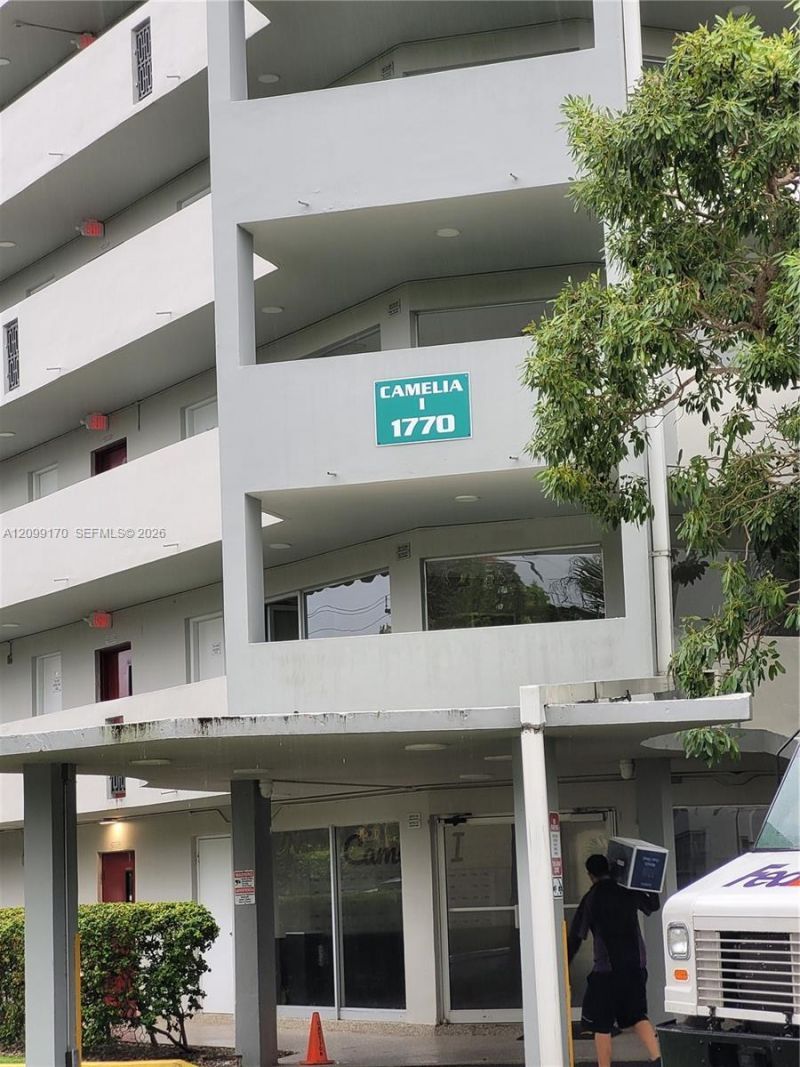 1770 NE 191st St , Unit 615-1, Miami, FL 33179 Photo