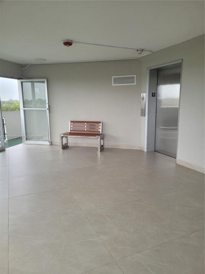 1770 NE 191st St , Unit 615-1, Miami, FL 33179 Photo
