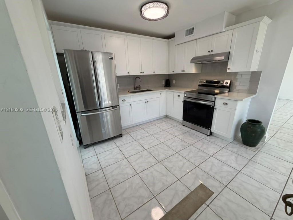 1400 Lincoln Rd , Unit 301, Miami Beach, FL 33139 Photo