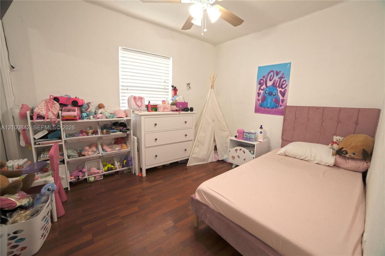 568 E 15th St, Hialeah, FL 33010 Photo