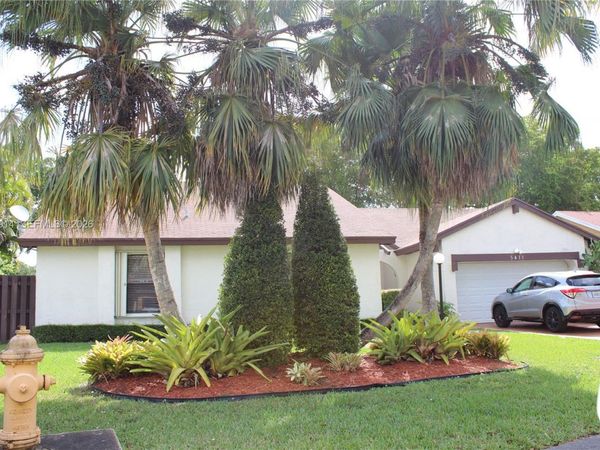 5223 SW 102nd Ct , Miami, FL 33165