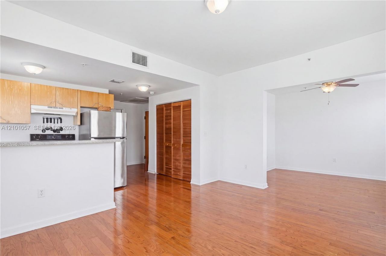 1542 Drexel Ave, Unit 301, Miami Beach, FL 33139 Photo