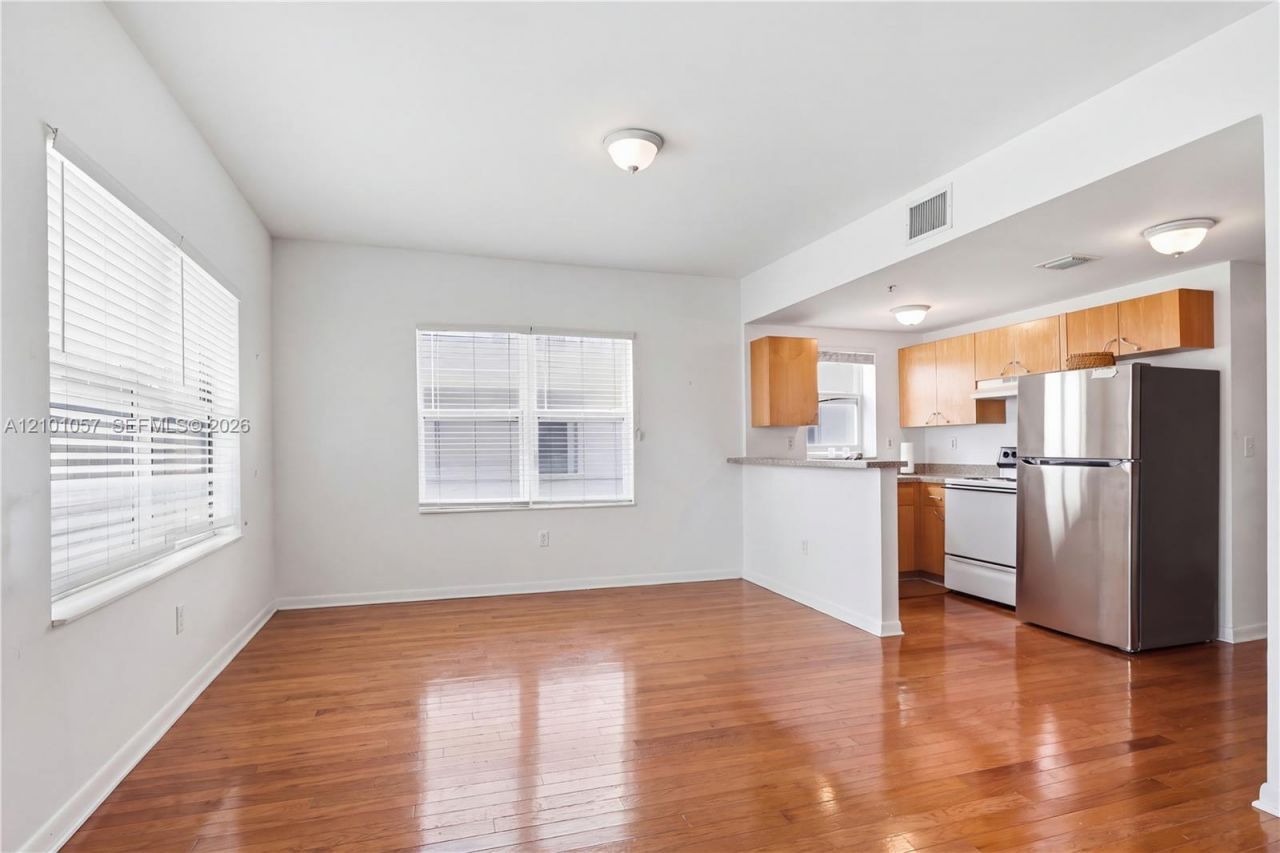 1542 Drexel Ave, Unit 301, Miami Beach, FL 33139 Photo