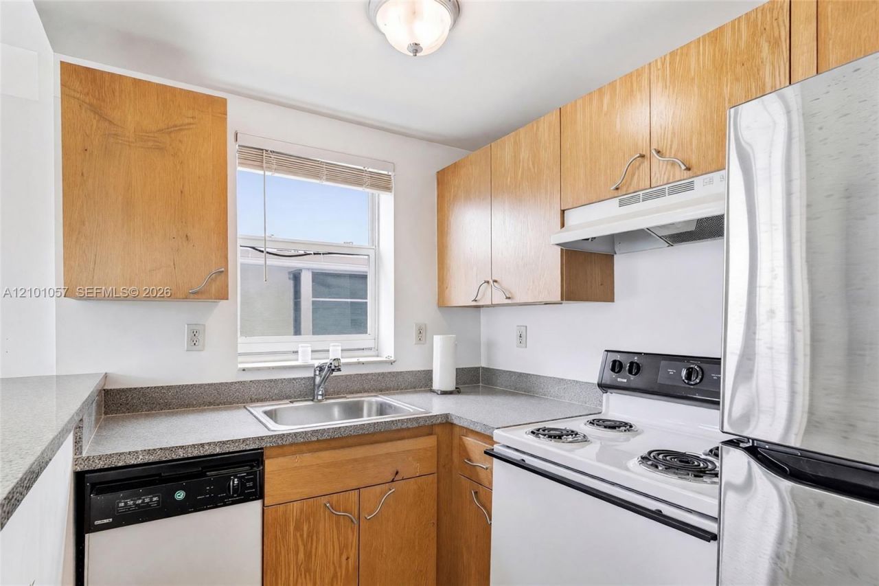 1542 Drexel Ave, Unit 301, Miami Beach, FL 33139 Photo