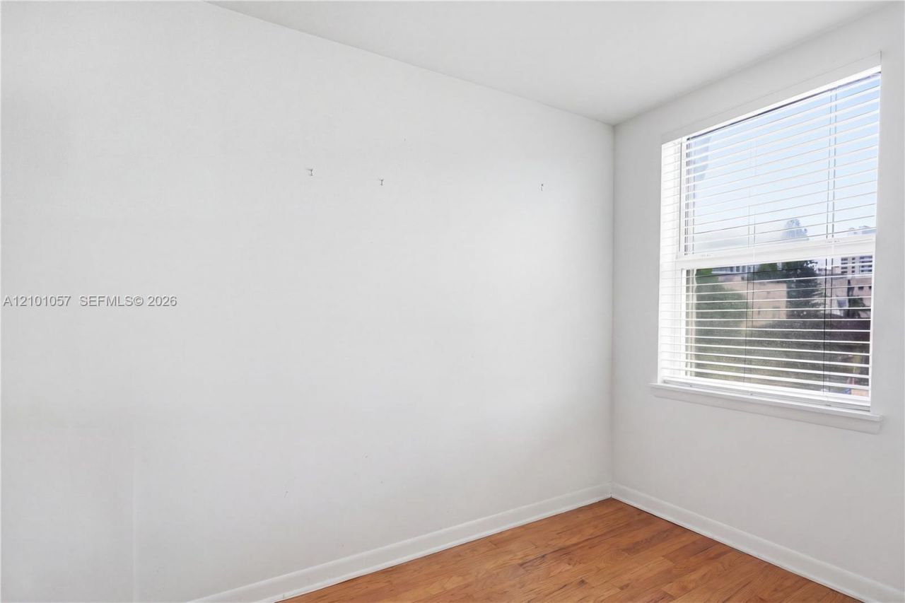 1542 Drexel Ave, Unit 301, Miami Beach, FL 33139 Photo