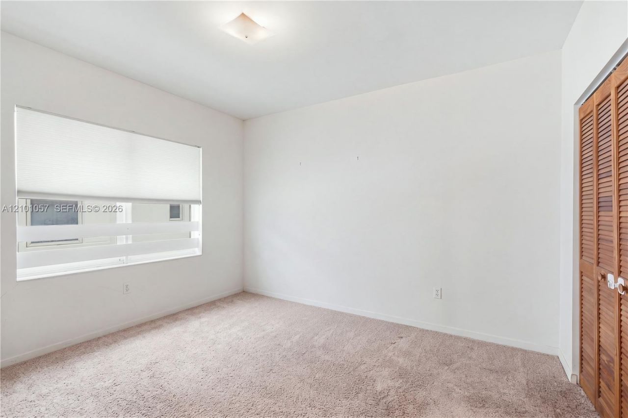 1542 Drexel Ave, Unit 301, Miami Beach, FL 33139 Photo