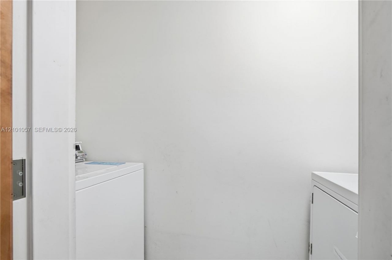 1542 Drexel Ave, Unit 301, Miami Beach, FL 33139 Photo