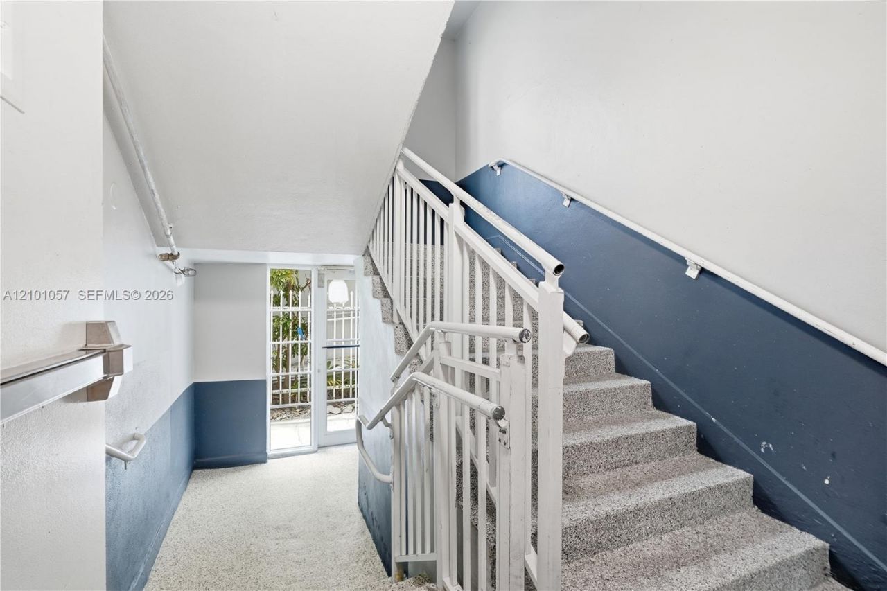 1542 Drexel Ave, Unit 301, Miami Beach, FL 33139 Photo