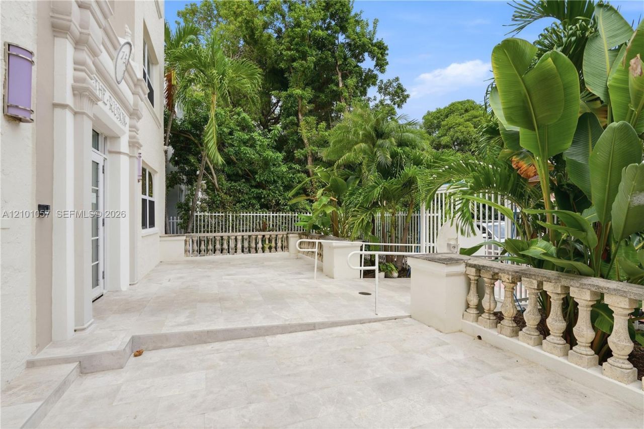1542 Drexel Ave, Unit 301, Miami Beach, FL 33139 Photo