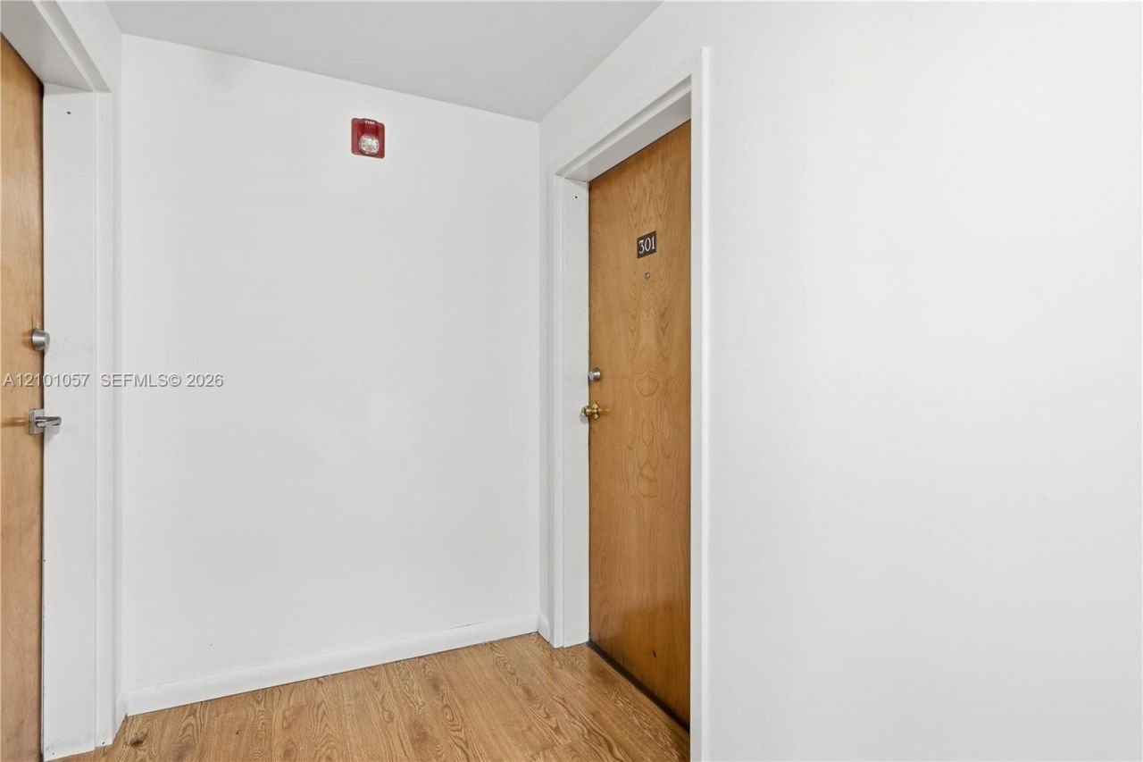 1542 Drexel Ave, Unit 301, Miami Beach, FL 33139 Photo
