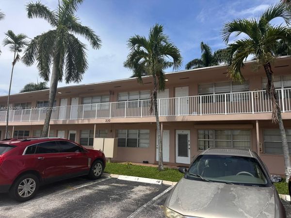 230 SW 11th Ave , Unit 14, Hallandale Beach, FL 33009