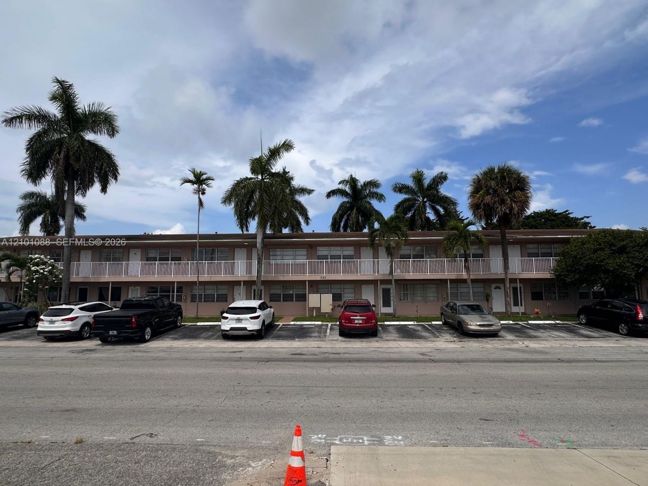 230 SW 11th Ave , Unit 14, Hallandale Beach, FL 33009 Photo