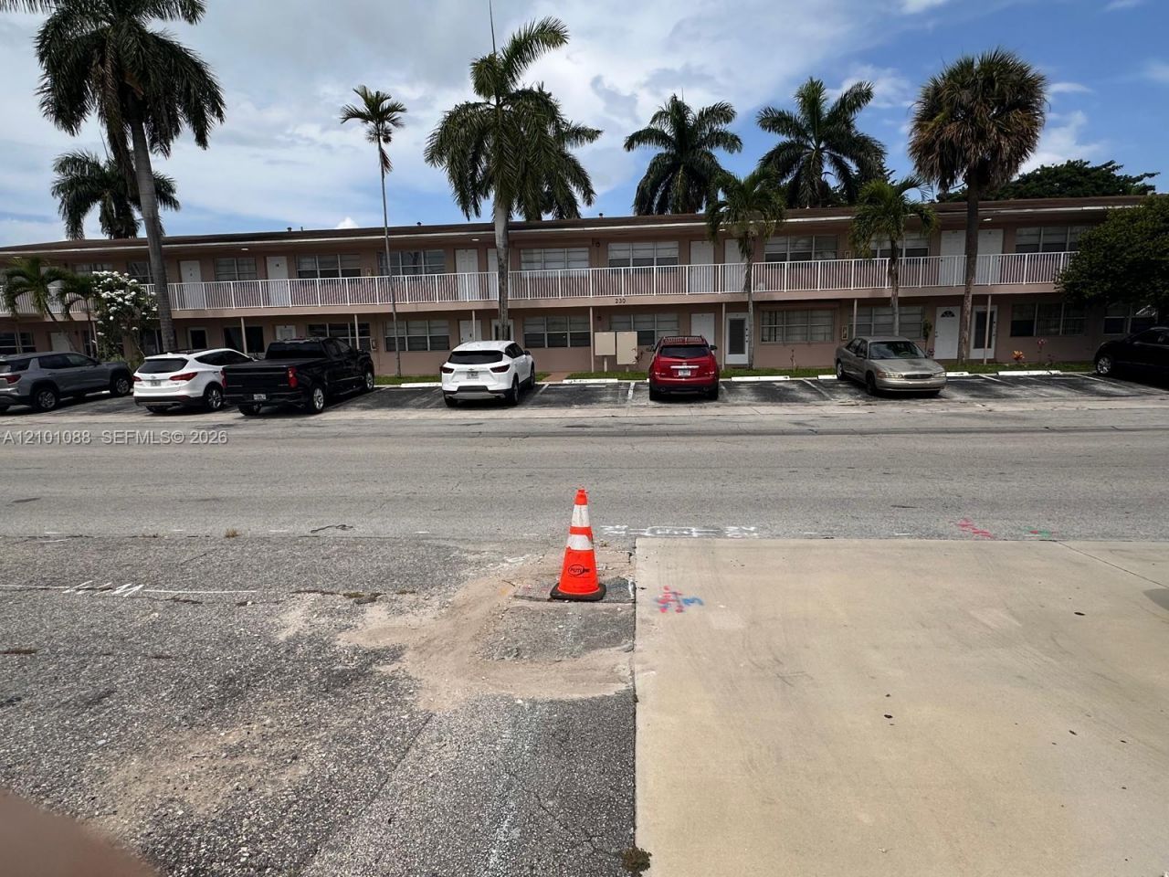 230 SW 11th Ave , Unit 14, Hallandale Beach, FL 33009 Photo