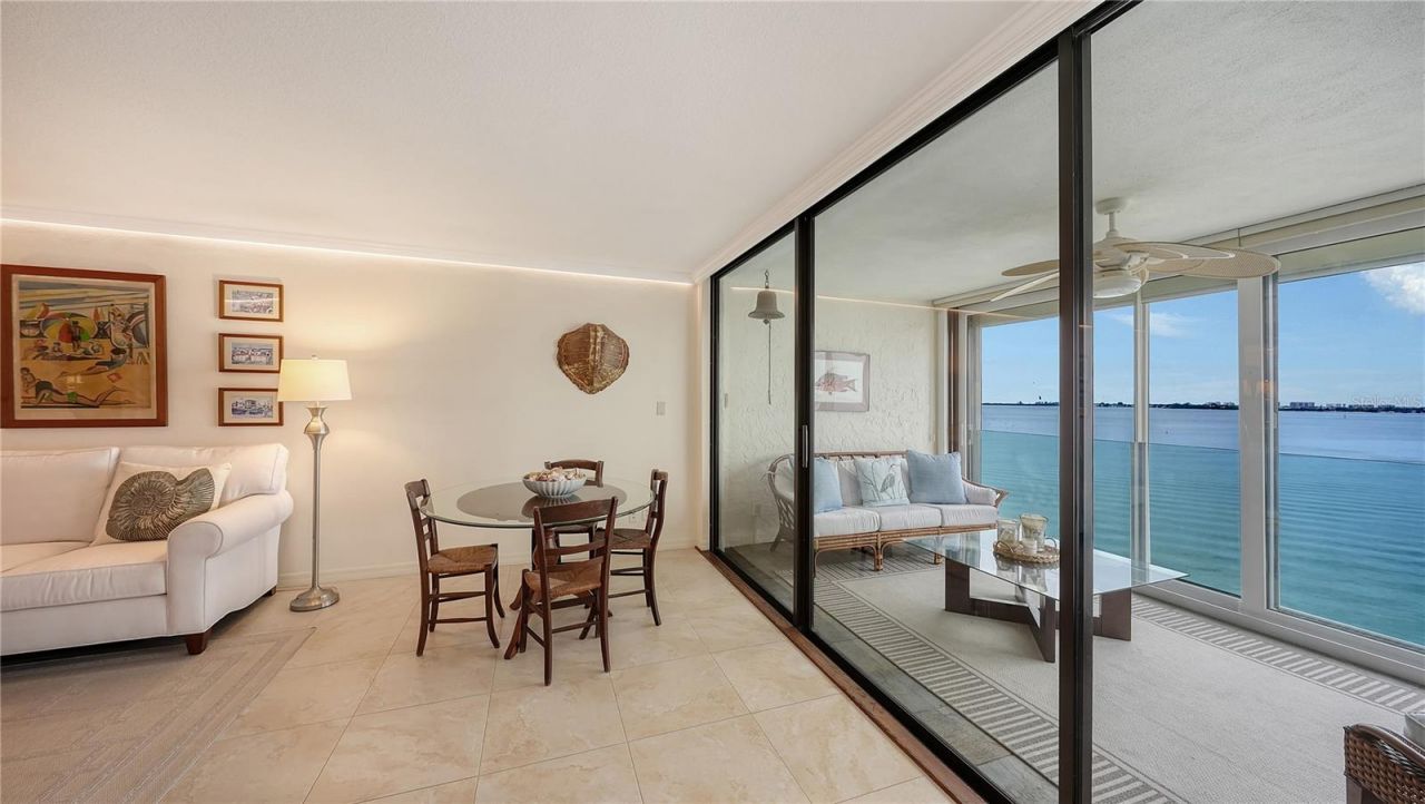 99 Sunset Drive, Unit 401, Sarasota, FL 34236 Photo