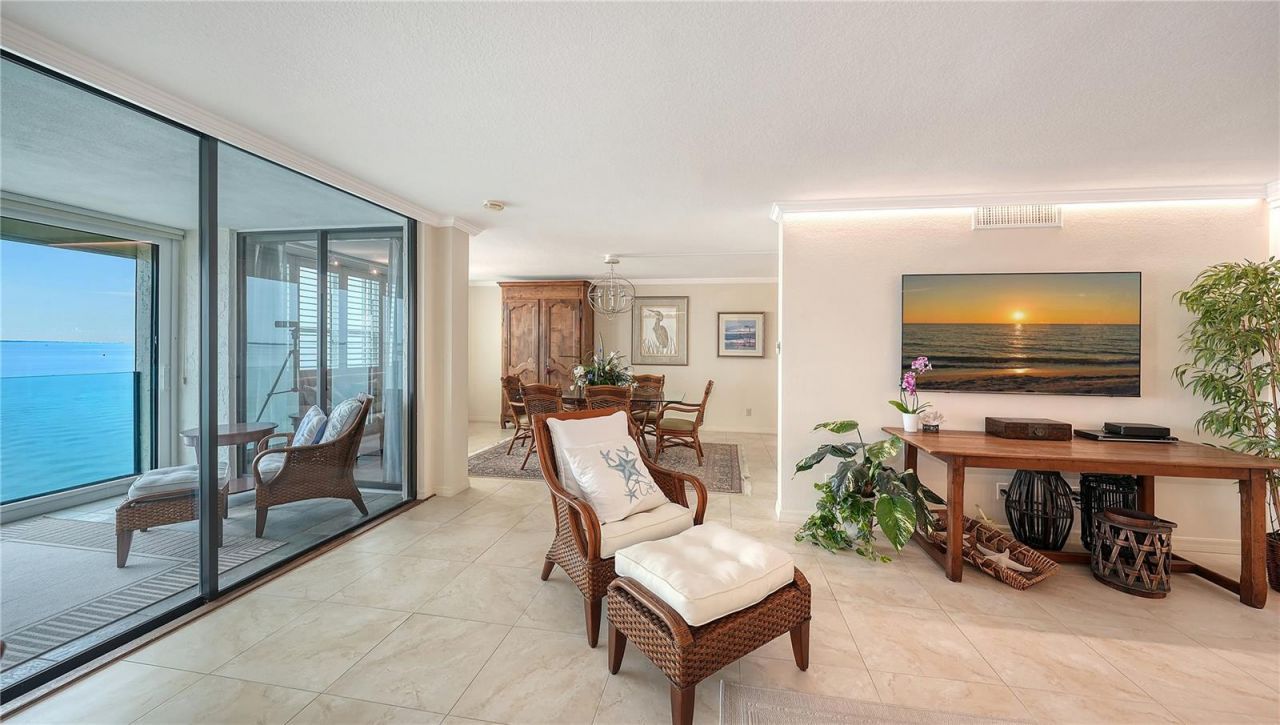99 Sunset Drive, Unit 401, Sarasota, FL 34236 Photo