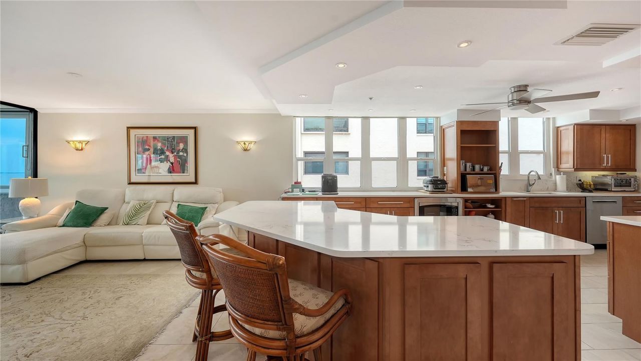 99 Sunset Drive, Unit 401, Sarasota, FL 34236 Photo