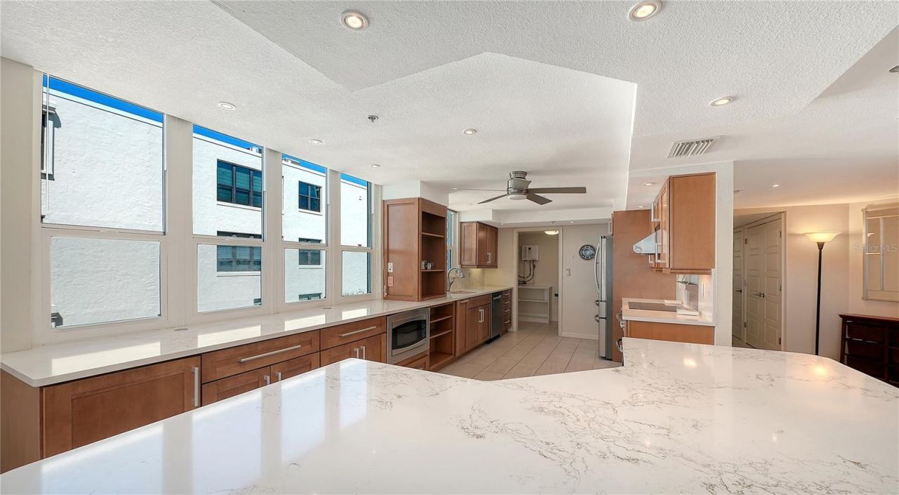 99 Sunset Drive, Unit 401, Sarasota, FL 34236 Photo