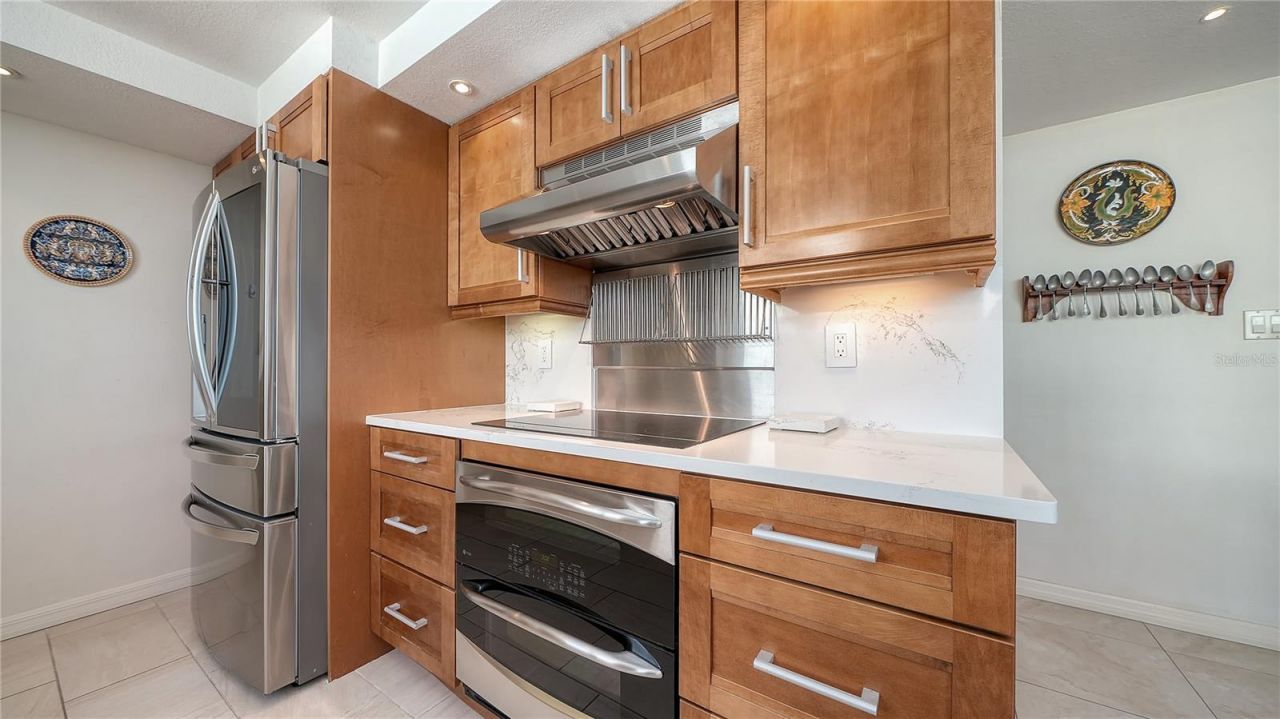 99 Sunset Drive, Unit 401, Sarasota, FL 34236 Photo