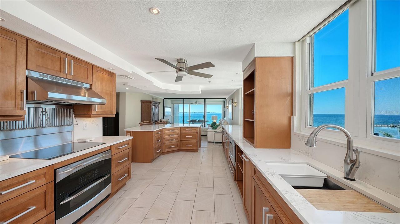 99 Sunset Drive, Unit 401, Sarasota, FL 34236 Photo