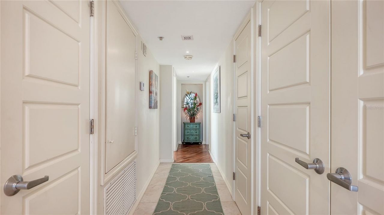 99 Sunset Drive, Unit 401, Sarasota, FL 34236 Photo