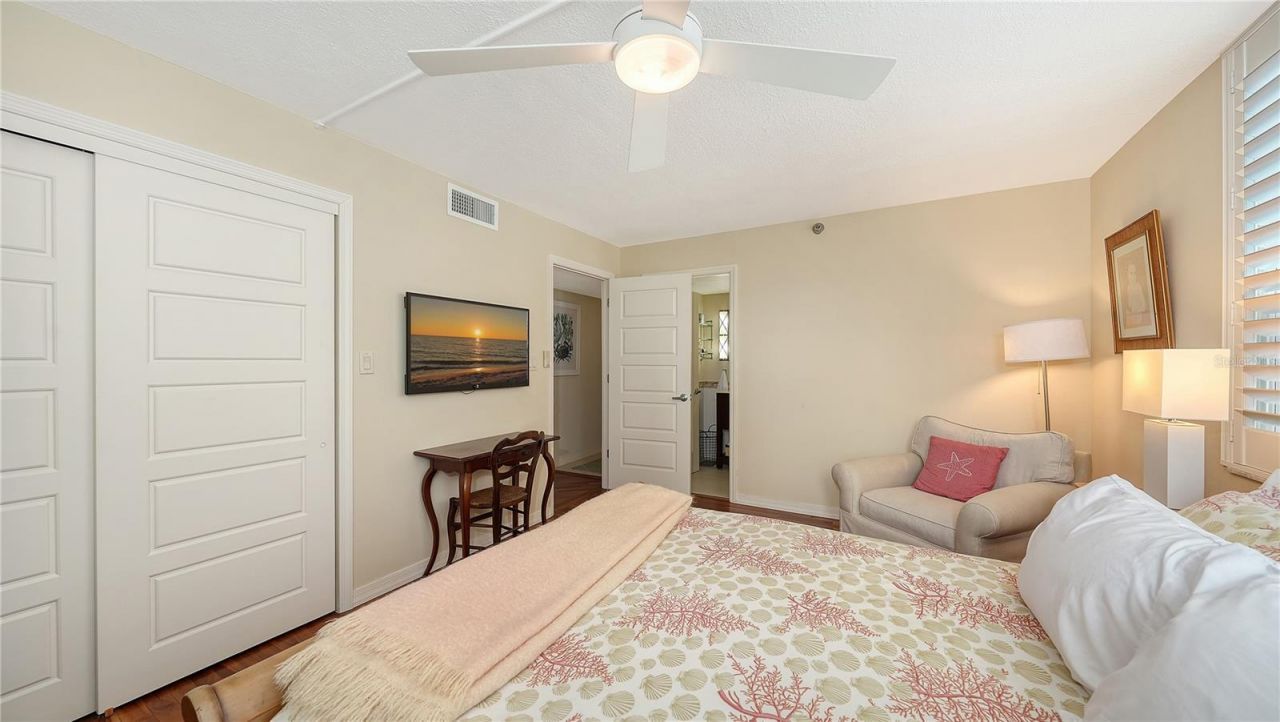 99 Sunset Drive, Unit 401, Sarasota, FL 34236 Photo