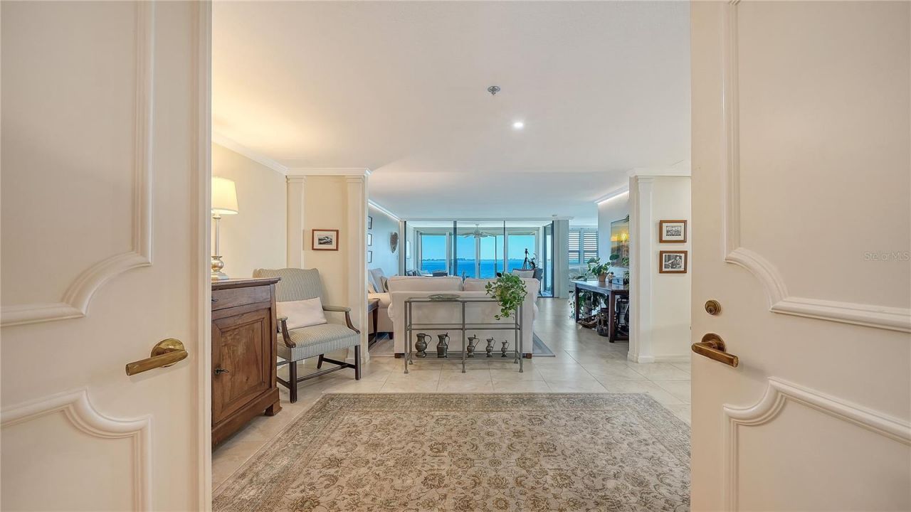99 Sunset Drive, Unit 401, Sarasota, FL 34236 Photo