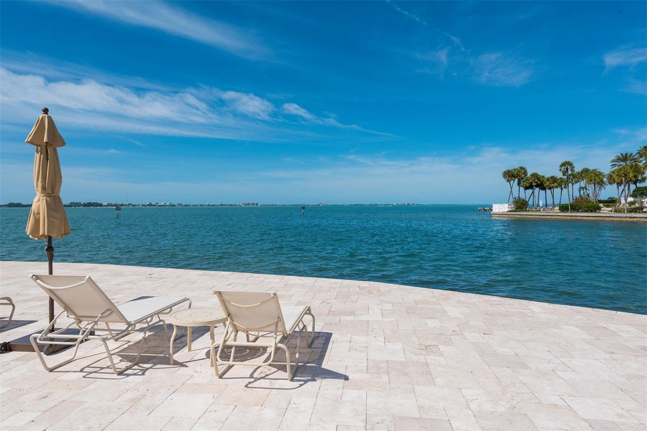 99 Sunset Drive, Unit 401, Sarasota, FL 34236 Photo