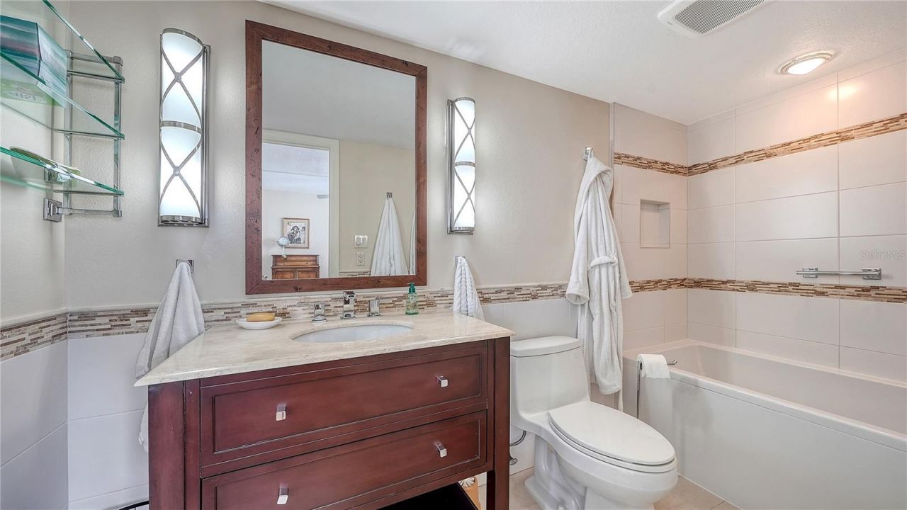 99 Sunset Drive, Unit 401, Sarasota, FL 34236 Photo