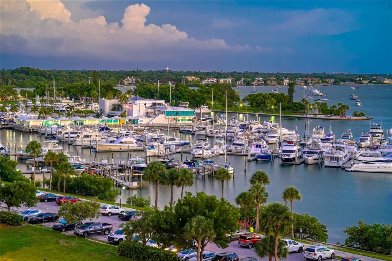 99 Sunset Drive, Unit 401, Sarasota, FL 34236 Photo