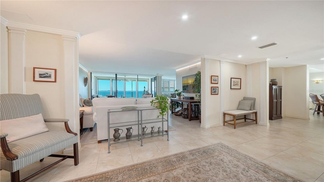 99 Sunset Drive, Unit 401, Sarasota, FL 34236 Photo