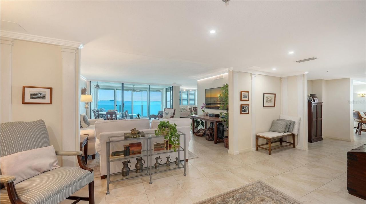 99 Sunset Drive, Unit 401, Sarasota, FL 34236 Photo