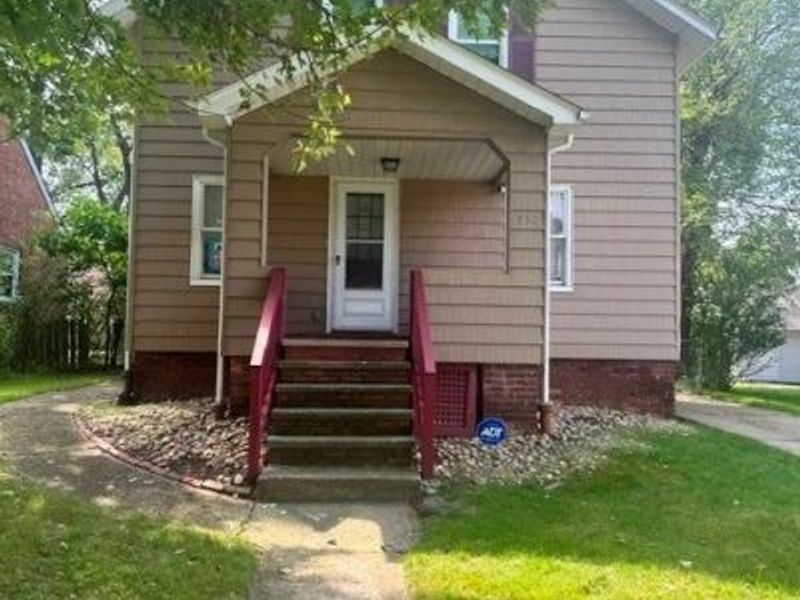 930 E 239th Street, Euclid, OH 44123 Photo 1