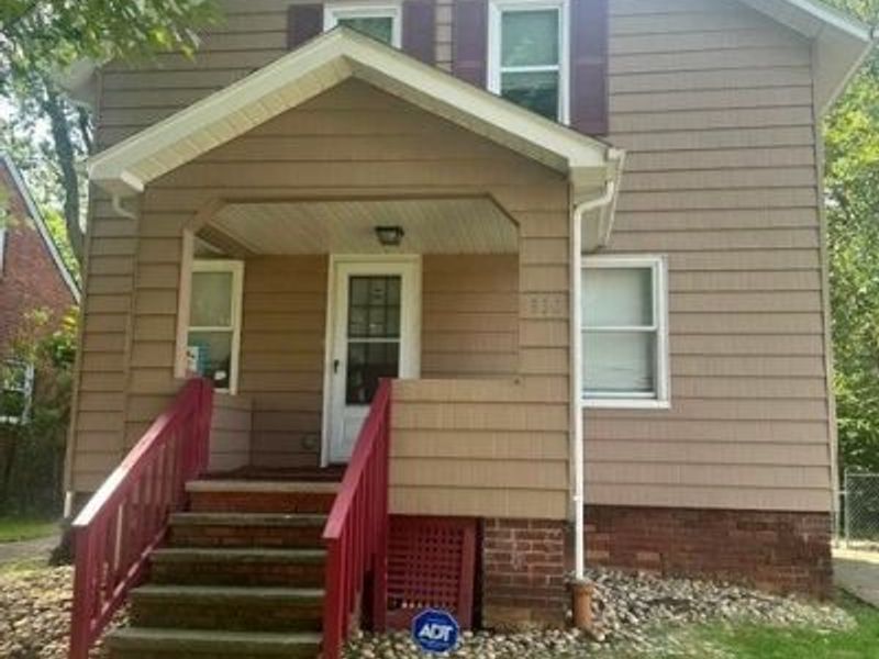 930 E 239th Street, Euclid, OH 44123 Photo 2