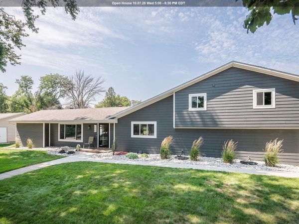 504 FLORIDA AVE SW, Orange City, IA 51041