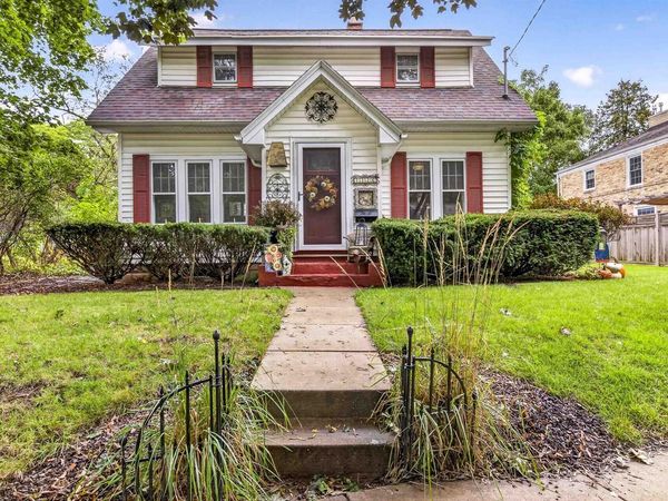 1126 E NAWADA STREET, Appleton, WI 54911