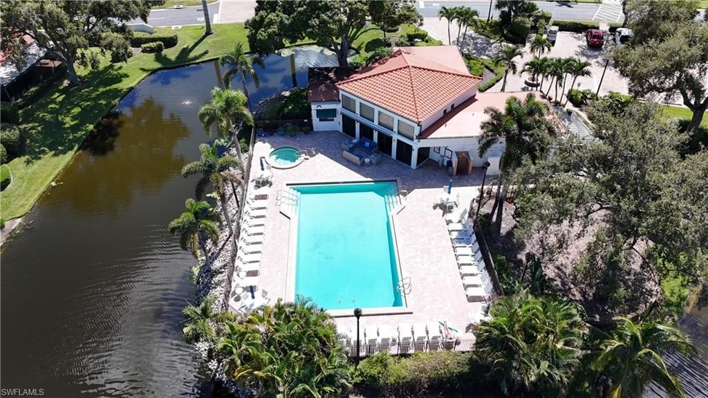 586 Beachwalk Cir , Unit O206, Naples, FL 34108 Photo