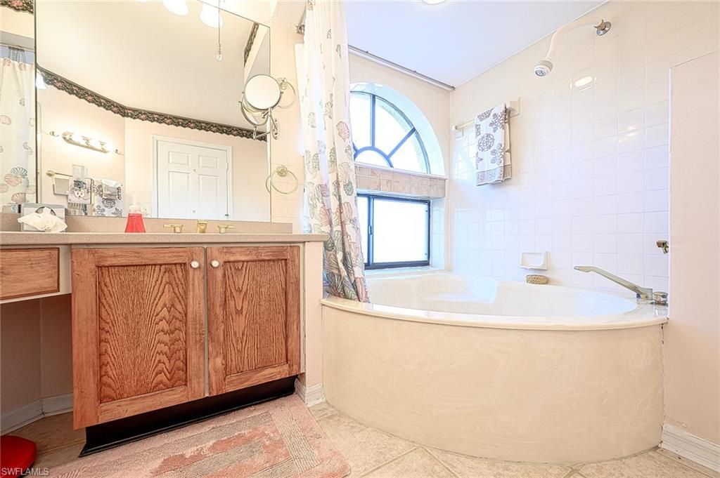 586 Beachwalk Cir , Unit O206, Naples, FL 34108 Photo
