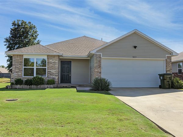 3633 E Augusta Avenue , Muskogee, OK 74403