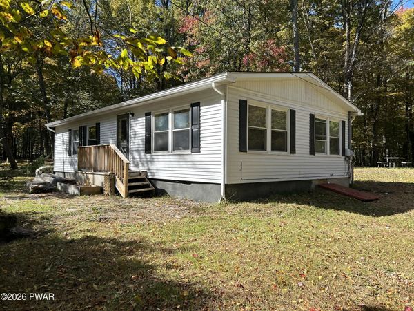 3 Chipmunk Court , Hawley, PA 18428