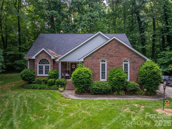 645 Deerfield Drive , Mount Holly, NC 28120