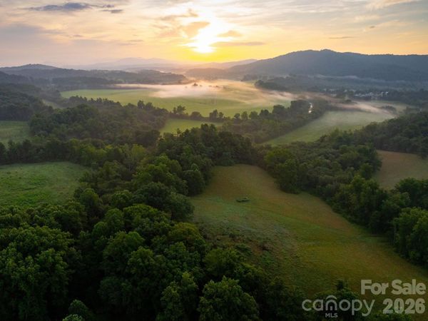 185 McKinney Road , Etowah, NC 28729